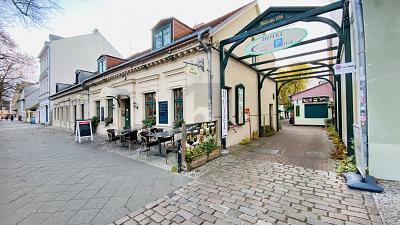 Berlin-Friedrichshagen - STERNE HOTEL MIT ENTWICKLUNGSPOTENZIAL IN EXKLUSIVER LAGER