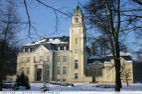 Borowa - Schlosshotel 300m von der Route Nr. 8 Breslau-Warschau.