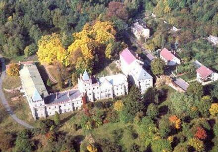 Premyslovice - Topangebot: Schloss mit riesigem Grundstück  billig