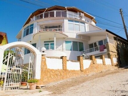 Balchik - Haus mit einzigartigem Meerblick Garage und Grillplatz