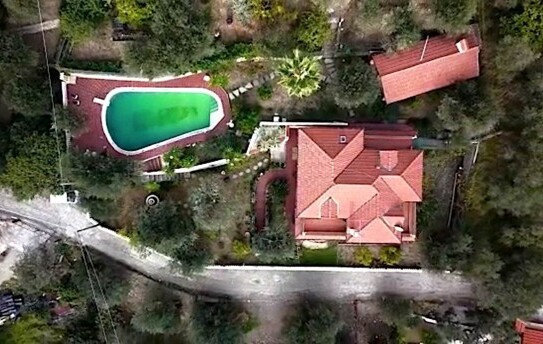 Vallebona - Villa Ferienhaus mit Pool in der Provinz Imperia