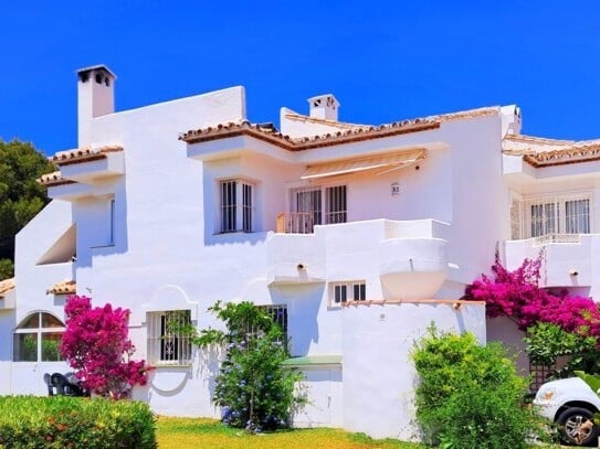 Sitio de Calahonda - Villa mit künstlerischer Atmosphäre im andalusischen Stil