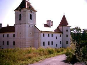 Pisecne - Herrliches Schloss mit Innenhof in Südböhmen