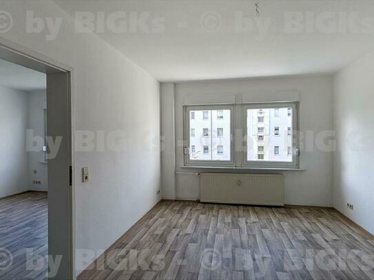 Suhl - BIGKs: Suhl Aue 1 - 4 Raumwohnung it Balkon,sep.Küche,Wannenbad (-;)