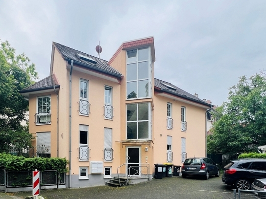 Frankfurt am Main - Frankfurt-Niederrad: Hochwertige 3-Zimmer-Maisonette-Wohnung mit Garten in gesuchter Lage!