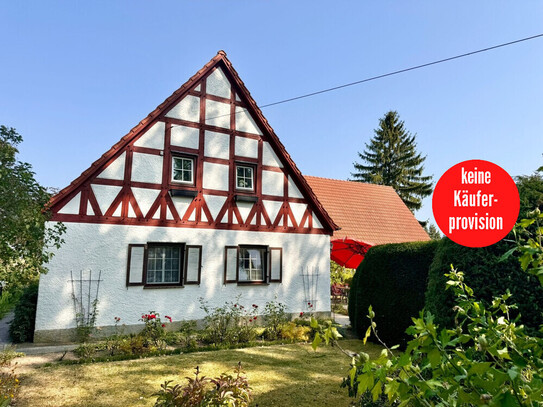 Cölpin / Hochkamp - HORN IMMOBILIEN ++ tolle Lage bei Neubrandenburg, Haus mit drei Wohnungen, Denkmalschutz