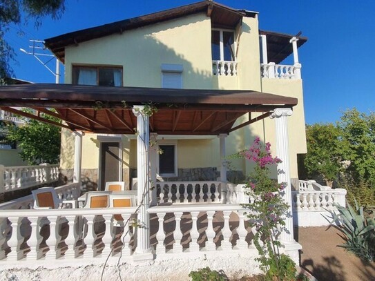 Foca - Villa mit Meerblick in Foca zu verkaufen