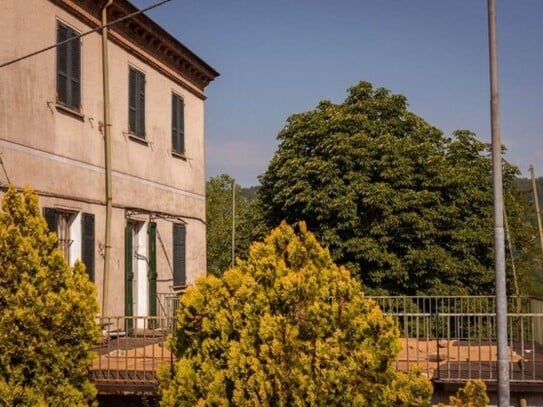 Bosia - Palazzo in Piemont Italien zu verkaufen