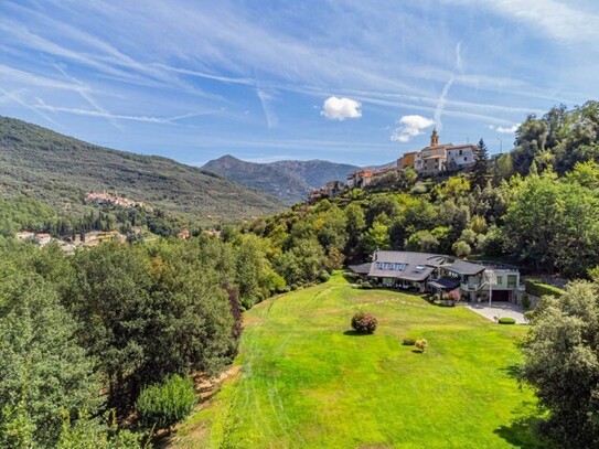 Borgomaro - Herrliche Villa im bezaubernden Hinterland von Imperia