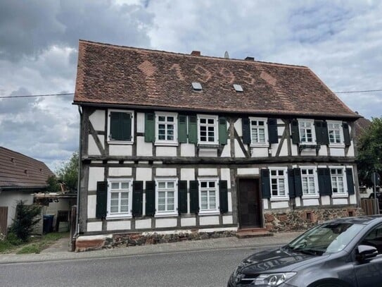 Altenstadt - Helles Fachwerkhaus mit Bauerngarten