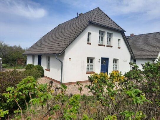 Mellenthin - Insel Usedom, renditestarkes Ferienhaus mit 4 Apartments -Eigennutzung und Vermietung