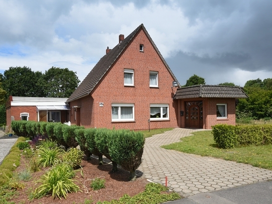 Papenburg / Aschendorf (Ems) - Einfamilienhaus mit Einliegerwohnung auf großem Grundstück