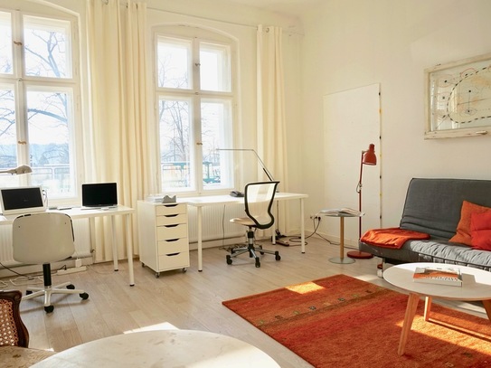 Potsdam - Sonniges Apartment in toller Lage bei Glienicker Brücke, auf Zeit, 1490 EUR warm, ab 13. Dezember