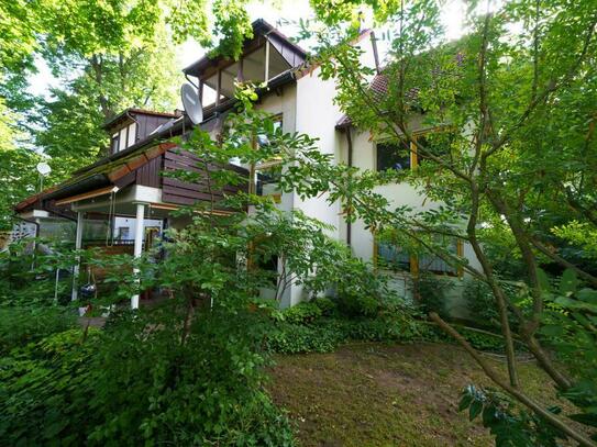 Fürth - Großzügige Wohnung mit Garage und romantischem Garten in idyllischer Umgebung.