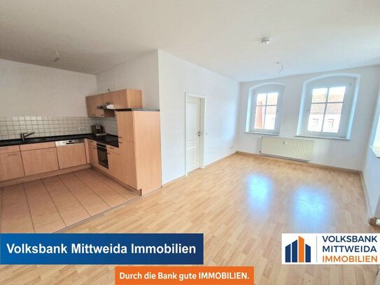 Penig - Zentral gelegene 3-Zimmer-Wohnung mit Einbauküche, Balkon und PKW-Stellplatz!