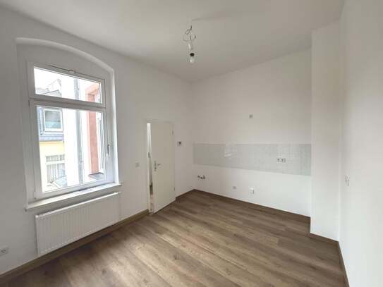 Frankenberg - 1- Raum Wohnung, komplett neu renoviert!