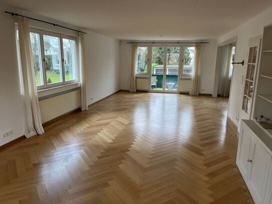 Bad Homburg vor der Höhe - Promenade! Großzügige helle Wohnung mit Blick ins Grüne