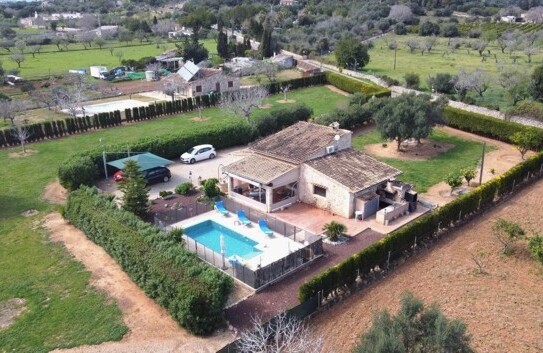 Buger - Traumhafte Finca mit Pool und Klimaanlage auf Mallorca