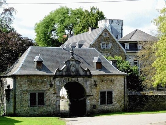 Astenet / Lontzen - Wunderschönes saniertes Chateau
