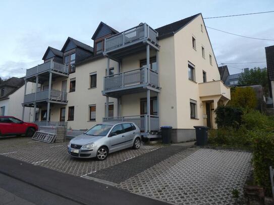 Trier - Gut aufgeteilte Dachgeschoßwohnung in Trier-Ruwer mit neuer Luft-Wärmepumpe