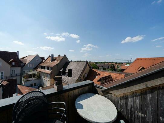 Bad Windsheim - Altbauflair! Helle Maisonette-Wohnung mit Balkon und Einbauküche