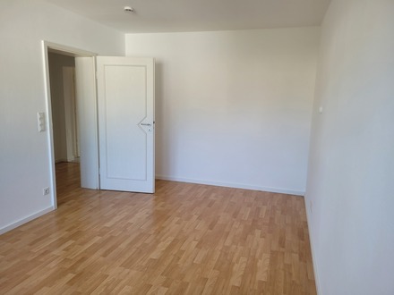 Frankfurt am Main - 16 m² Zimmer in 2er WG mit großem Wohn-/Essbereich