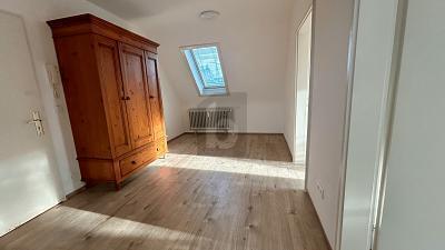 STILVOLL UND FRISCH RENOVIERT - 1.140,00 EURproMonat Kaltmiete, ca.49,00 m² Wohnfläche