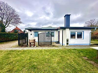 Kirchdorf - MASSIVER BUNGALOW MIT OSTSEEBRIESE