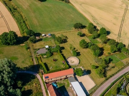 Wettin-Löbejün - Idyllischer 4 Seitenhof mit großem Grundstück