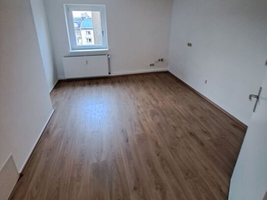 Großzügige Altbauwohnung im Dellviertel