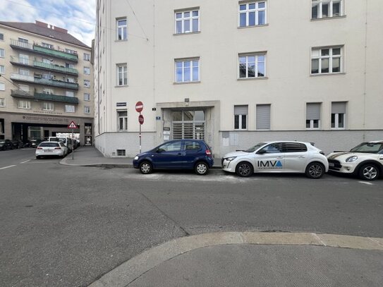 Unbefristet vermietete 4 Zimmer Wohnung mit kleinem Balkon Nähe Schloss Belvedere