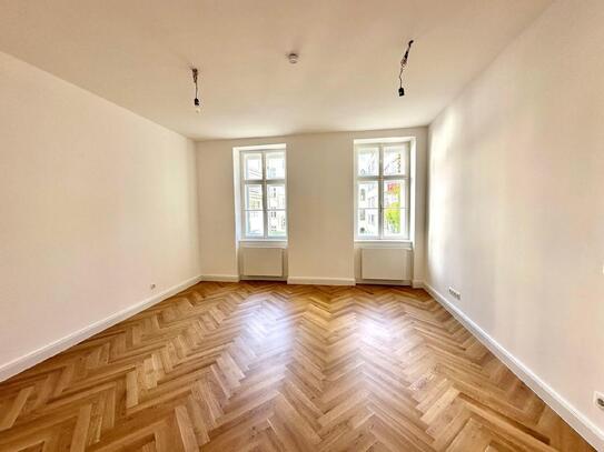 Wunderschöne 2-Zimmer-Altbau in zentraler Lage