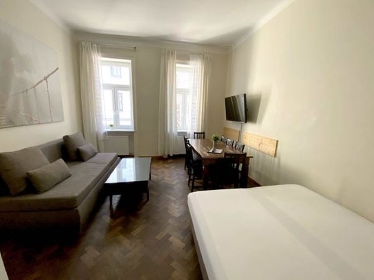 2 Zimmer - Altbau - Schmelz!