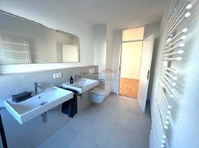 Experience living comfort combined with an excellent location!