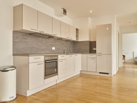 Penthouse Downtown Stuttgart City + 2 bdrm + Fitted Kitchen + Garage parking space