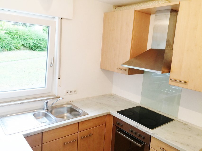 *Freestanding house with a privat road and amazing garden in Waldenbuch*