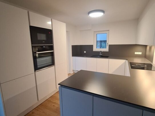 new luxury apartment, 4 min to kelly