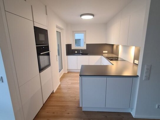 new luxury apartment, 4 min to kelly