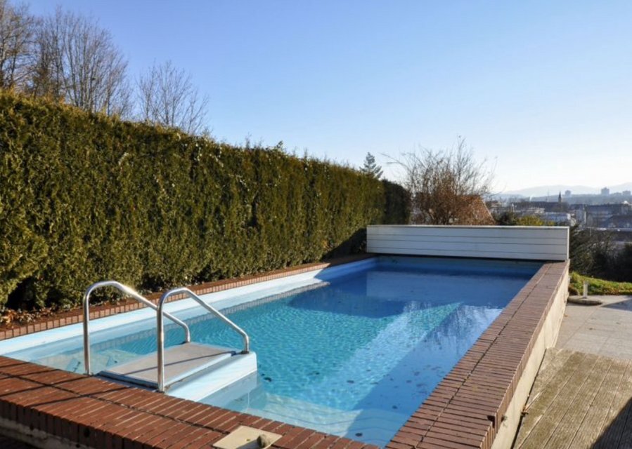 Detached House with Pool and Big Garden