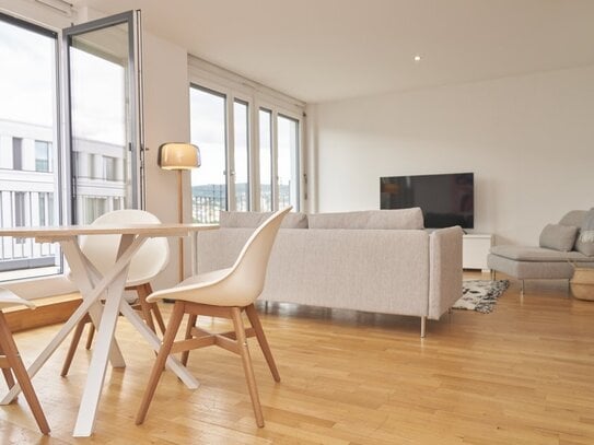 Penthouse Downtown Stuttgart City + 2 bdrm + Fitted Kitchen + Garage parking space