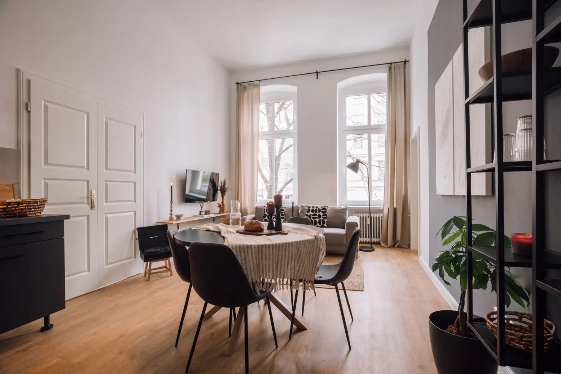 3-Zimmer möblierte und neu renovierte, moderne Mietwohnung in Berlin-Kreuzberg! - Foto 1