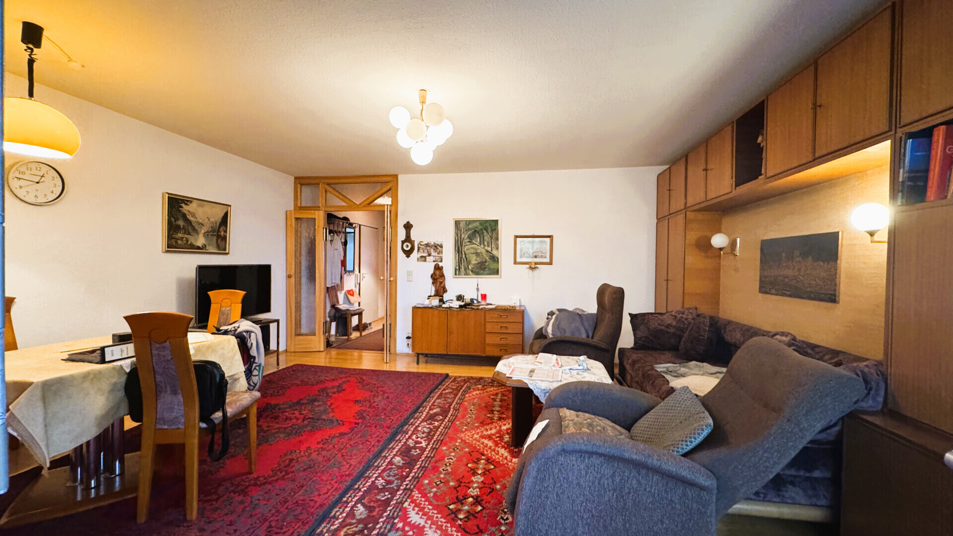 Großzügig geschnittene 2,5-Zi.-Wohnung mit großem, ruhigem Südbalkon