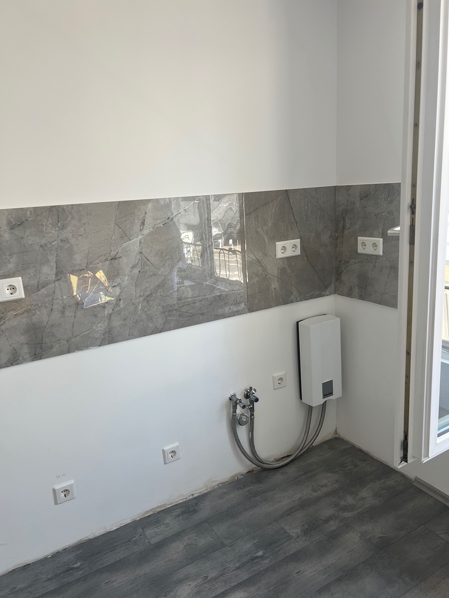 Erstbezug Kernsanierte 3-Zimmer-Wohnung mit 2 Bädern, Balkon