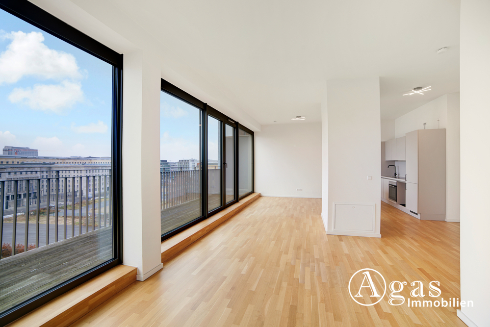 Wunderschöne 2 Zimmer Dachgeschosswohnung mit ca. 77m², EBK und Riesen-Balkon in Berlin-Mitte - Photo 1