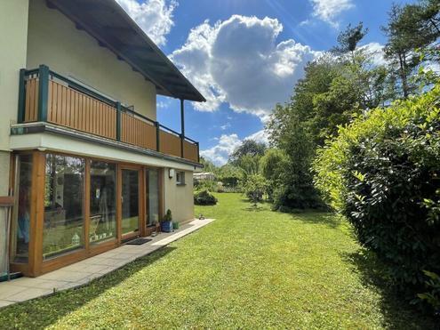 CHARMANTES EINFAMILIENHAUS MIT GROSSEM GARTEN IN GRÜNRUHELAGE - FERNBLICK