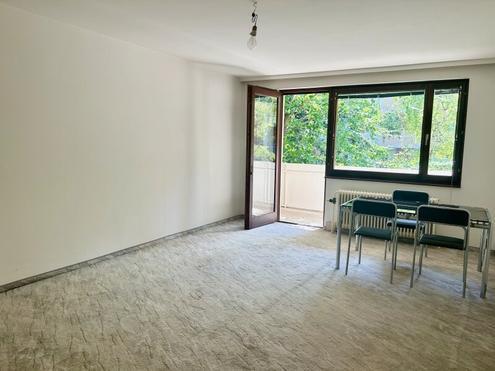 Ruhige 2-Zimmer-Loggia Wohnung in Top Lage - Sanierungsbedarf