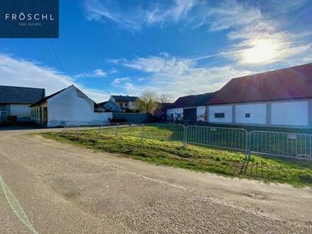 Baugrundstück mit alten Bauernhaus in idyllischer Ortsrandlage im Weinviertler Unterstinkenbrunn - Entwicklungspotential