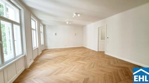 Küche geschenkt: Wunderschön sanierte 4-Zimmer-Wohnung mit hofseitigem Balkon!