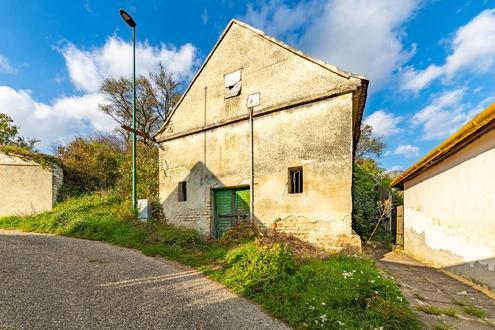 Presshaus mit Weinkeller in Oberparschenbrunn!