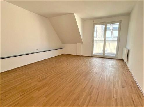 WASAGASSE, FERNBLICK, sonniges 92 m2 Dachgeschoß mit 6 m2 Balkon, 3 Zimmer, Wohnküche, 2 Bäder, Parketten